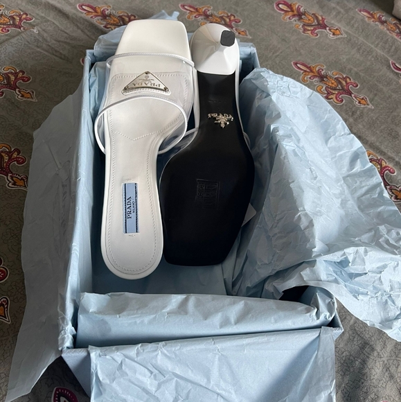 Prada plexiglass shoes - Picture 3 of 4